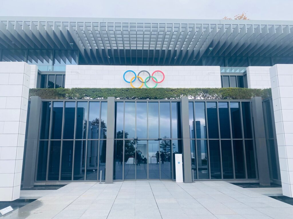 ISHOF Board Member Mike Dooley visits Olympic Museum in Lausanne - ISHOF